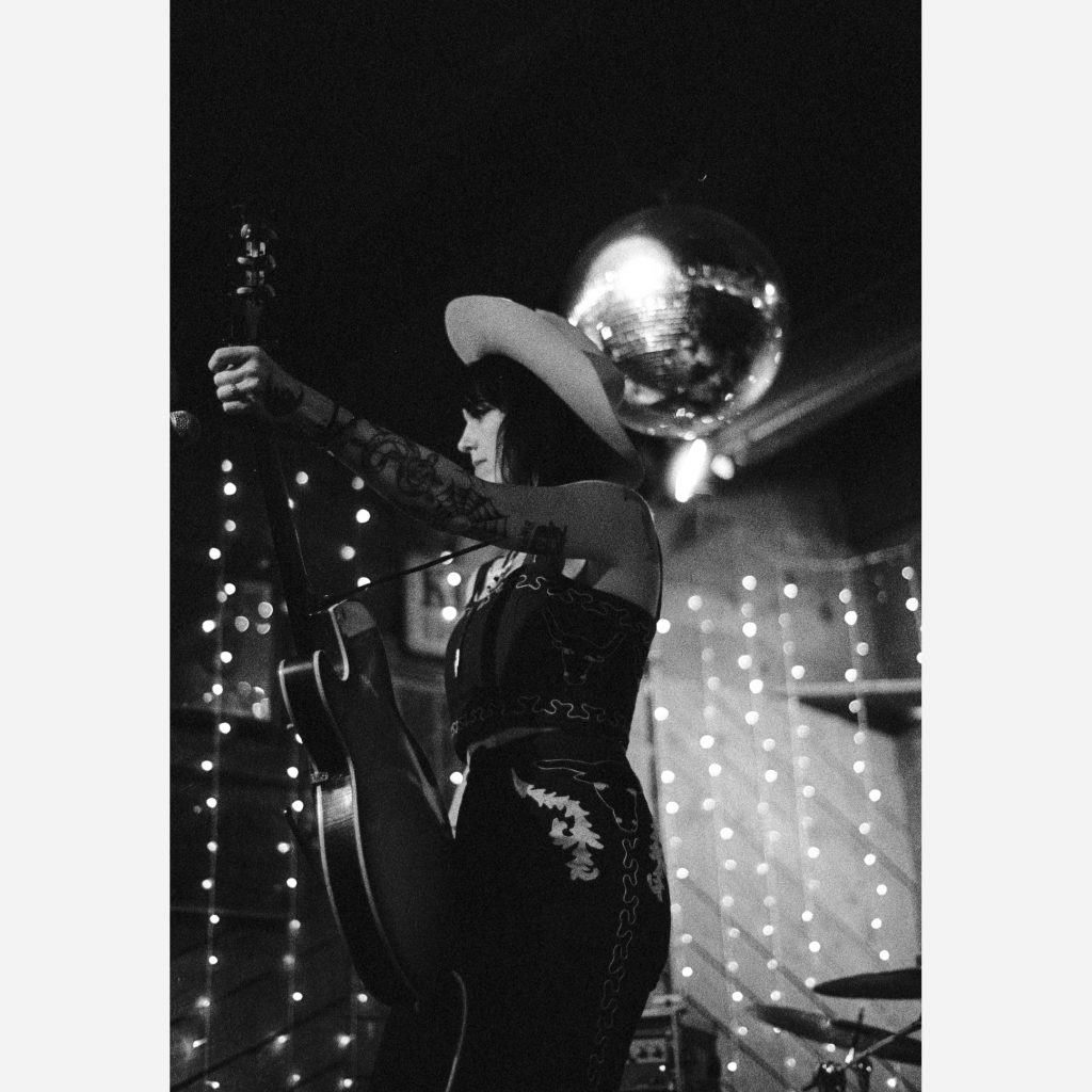 Jenny Don’t. Nikon F3, Nikkor 50 mm f/1.8.