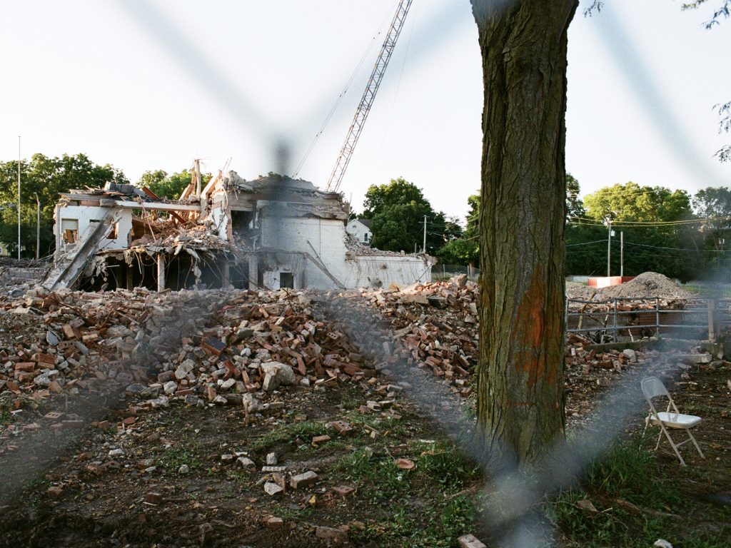 Nikon FE2, Nikkor 28mm 2.8 Ais, Lomography 400