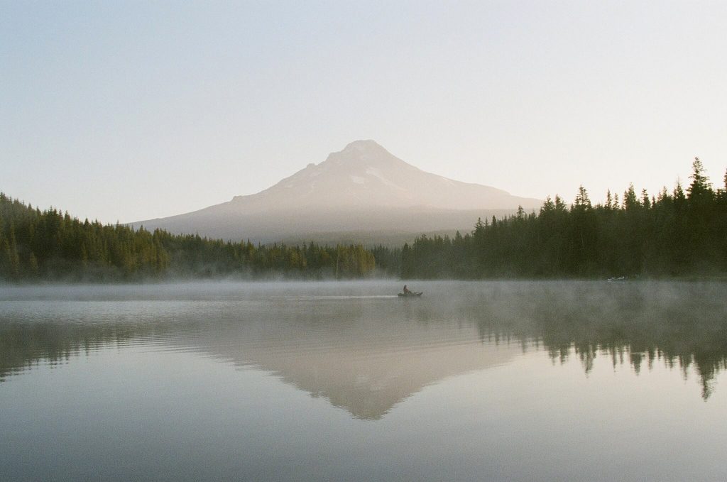 trillium lake sunrise - canon ae1 and fuji pro400h