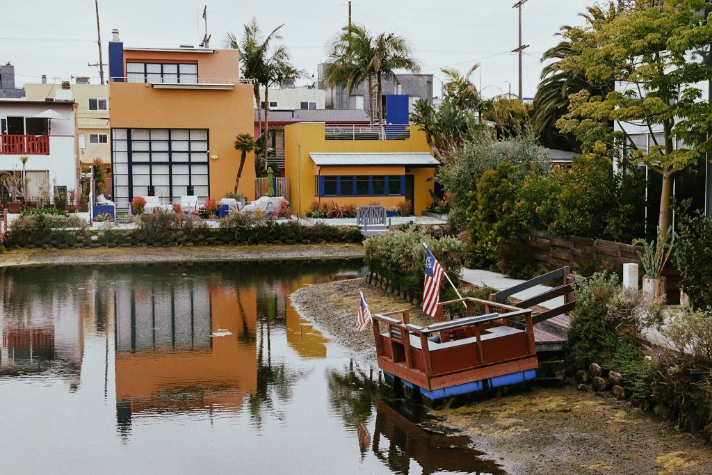 Canals, Venice CA. Canon EOS 3, EF 24mm-70mm f/4 L.
